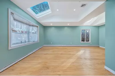 1616 Madison Avenue, West Islip, NY 11795 - Photo 7