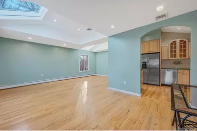 1616 Madison Avenue, West Islip, NY 11795 - Photo 5