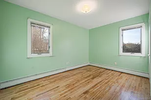 1616 Madison Ave, West Islip, NY 11795 - Photo 17