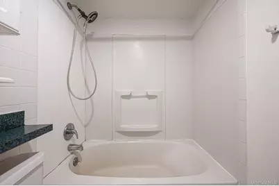 1616 Madison Avenue, West Islip, NY 11795 - Photo 29