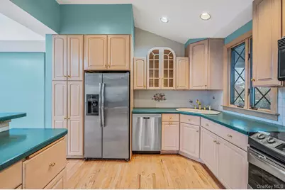 1616 Madison Avenue, West Islip, NY 11795 - Photo 11