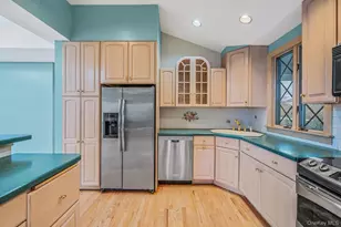 1616 Madison Ave, West Islip, NY 11795 - Photo 11