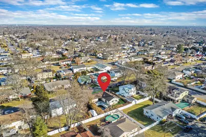 1616 Madison Avenue, West Islip, NY 11795 - Photo 41