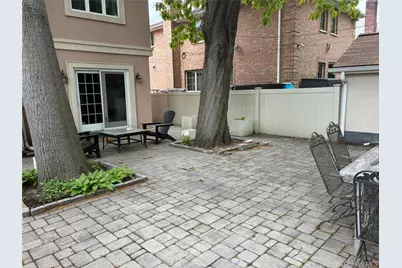 6139 184th Street, Fresh Meadows, NY 11365 - Photo 5