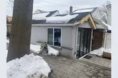 6139 184th Street, Fresh Meadows, NY 11365 - Photo 7