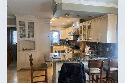 6139 184th Street, Fresh Meadows, NY 11365 - Photo 27