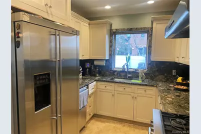 6139 184th Street, Fresh Meadows, NY 11365 - Photo 9
