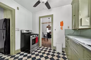 8 Henry Pl, Bay Shore, NY 11706 - Photo 11