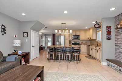 6 Cedar Drive E, Plainview, NY 11803 - Photo 11