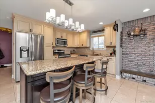 6 Cedar Dr E, Plainview, NY 11803 - Photo 5