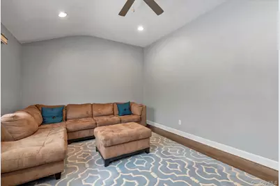 6 Cedar Drive E, Plainview, NY 11803 - Photo 15