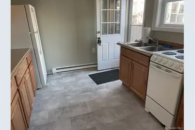 62B E 2nd Street, Riverhead, NY 11901 - Photo 3