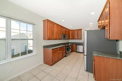 196 Somerset Drive, Massapequa, NY 11758 - Photo 9