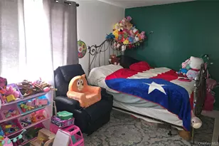 7375 Washington St, East Islip, NY 11730 - Photo 17