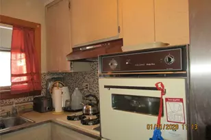 62-37 69th Pl, Middle Village, NY 11379 - Photo 5