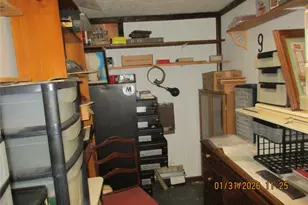 62-37 69th Pl, Middle Village, NY 11379 - Photo 19