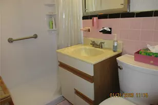 62-37 69th Pl, Middle Village, NY 11379 - Photo 9