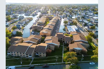 210 Westend Avenue #8A, Freeport, NY 11520 - Photo 3