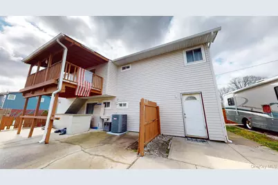 511 Freeman Avenue, Brentwood, NY 11717 - Photo 3