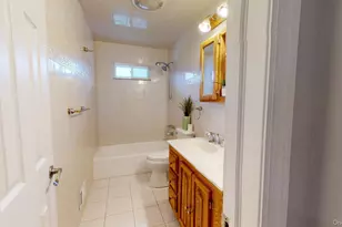 511 Freeman Ave, Brentwood, NY 11717 - Photo 9