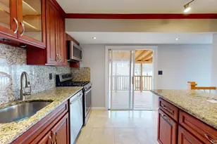 511 Freeman Ave, Brentwood, NY 11717 - Photo 7