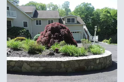 49 Woodcrest Drive, Hopewell Junction, NY 12533 - Photo 3