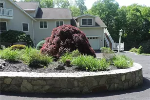 49 Woodcrest Dr, Hopewell Junction, NY 12533 - Photo 3