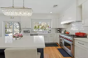 91 Bar Beach Rd, Port Washington, NY 11050 - Photo 9