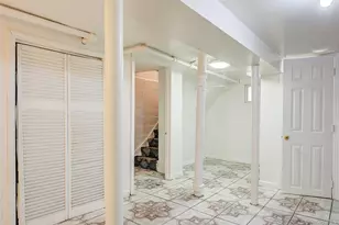 90-56 184th Pl, Hollis, NY 11423 - Photo 33