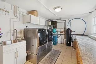 1827 Glenn Ln, Merrick, NY 11566 - Photo 33