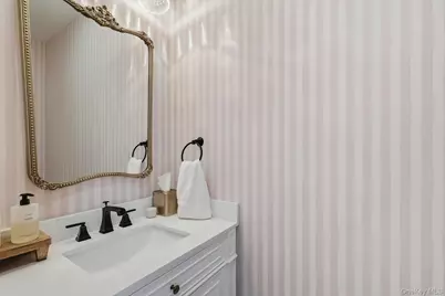 14 Oaklawn Avenue, Glen Head, NY 11545 - Photo 17