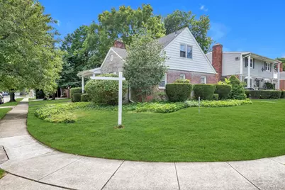 67 Maple Drive, New Hyde Park, NY 11040 - Photo 19