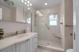 67 Maple Dr, New Hyde Park, NY 11040 - Photo 11