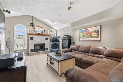 2489 2nd Street, East Meadow, NY 11554 - Photo 11