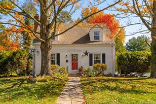 164 W Neck Rd, Huntington, NY 11743 - Photo 3