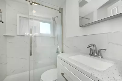 33 Robin, Levittown, NY 11756 - Photo 21