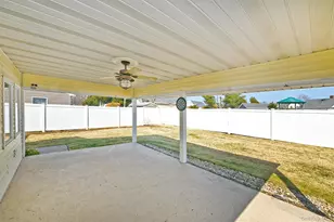 33 Robin, Levittown, NY 11756 - Photo 25