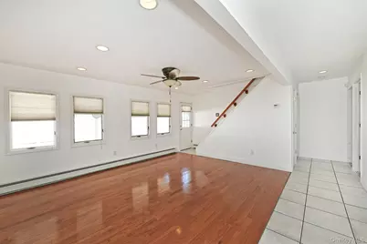 33 Robin, Levittown, NY 11756 - Photo 17