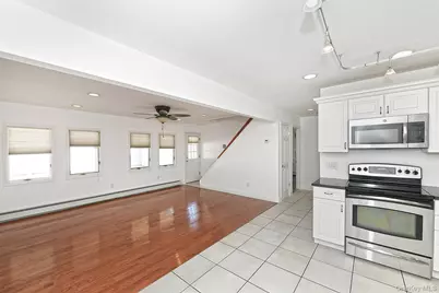 33 Robin, Levittown, NY 11756 - Photo 5