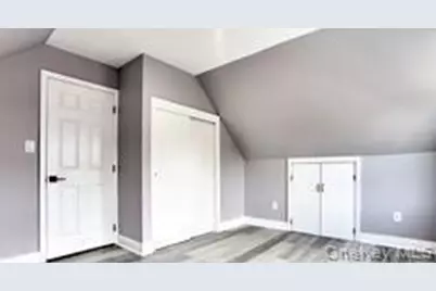 33 Robin, Levittown, NY 11756 - Photo 9