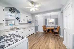 28 St Thomas Pl, Malverne, NY 11565 - Photo 7