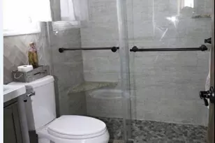 1300 Lakeside Dr, Wantagh, NY 11793 - Photo 21