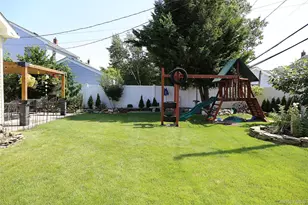 1300 Lakeside Dr, Wantagh, NY 11793 - Photo 9