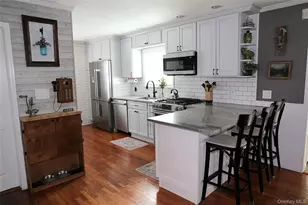 1300 Lakeside Dr, Wantagh, NY 11793 - Photo 23