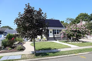 1300 Lakeside Dr, Wantagh, NY 11793 - Photo 5