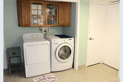 1300 Lakeside Drive, Wantagh, NY 11793 - Photo 27