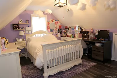 1300 Lakeside Drive, Wantagh, NY 11793 - Photo 25