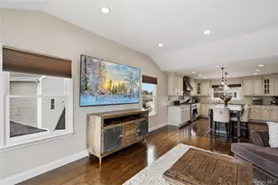 75 Syosset Cir, Syosset, NY 11791 - Photo 15