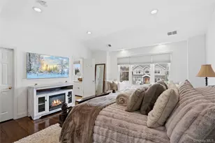 75 Syosset Cir, Syosset, NY 11791 - Photo 11