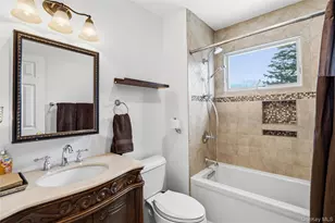 75 Syosset Cir, Syosset, NY 11791 - Photo 21